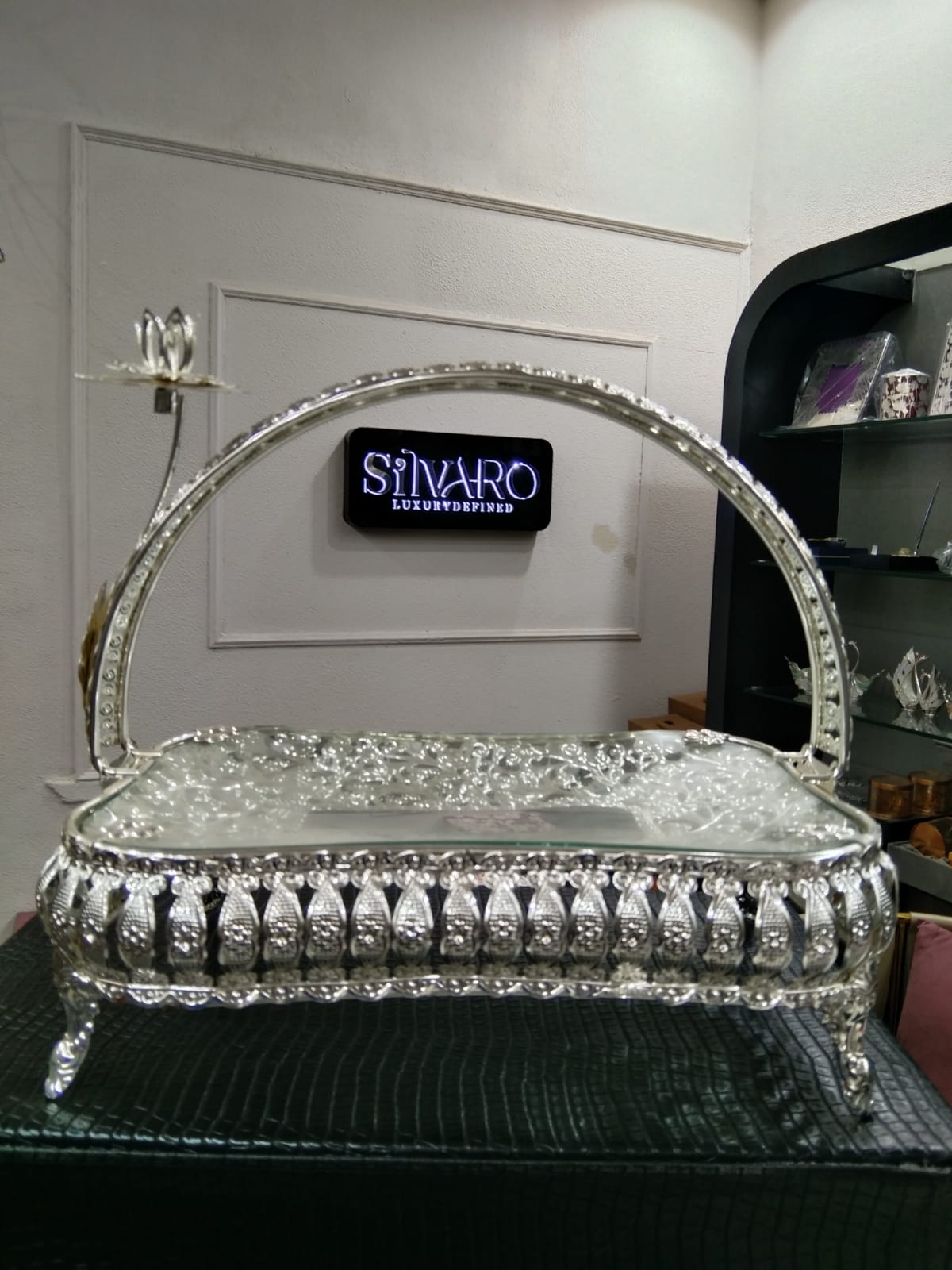 Premium Decorative Glass Serving Basket with Silver Floral Design – 33 × 23 × 22 cm | 1240g | Luxury Fruit & Dry Fruit Tray | Vintage Home Décor Gift