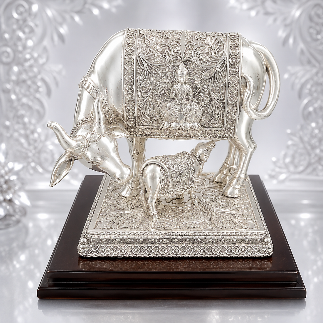 Premium 999 Silver Platted Cow & Calf  With Laxmi Print Statue | Intricate Indian Handcrafted Cow Idol | Silver Finish Kamdhenu Sculpture | Luxury Home & Pooja Décor | Gift