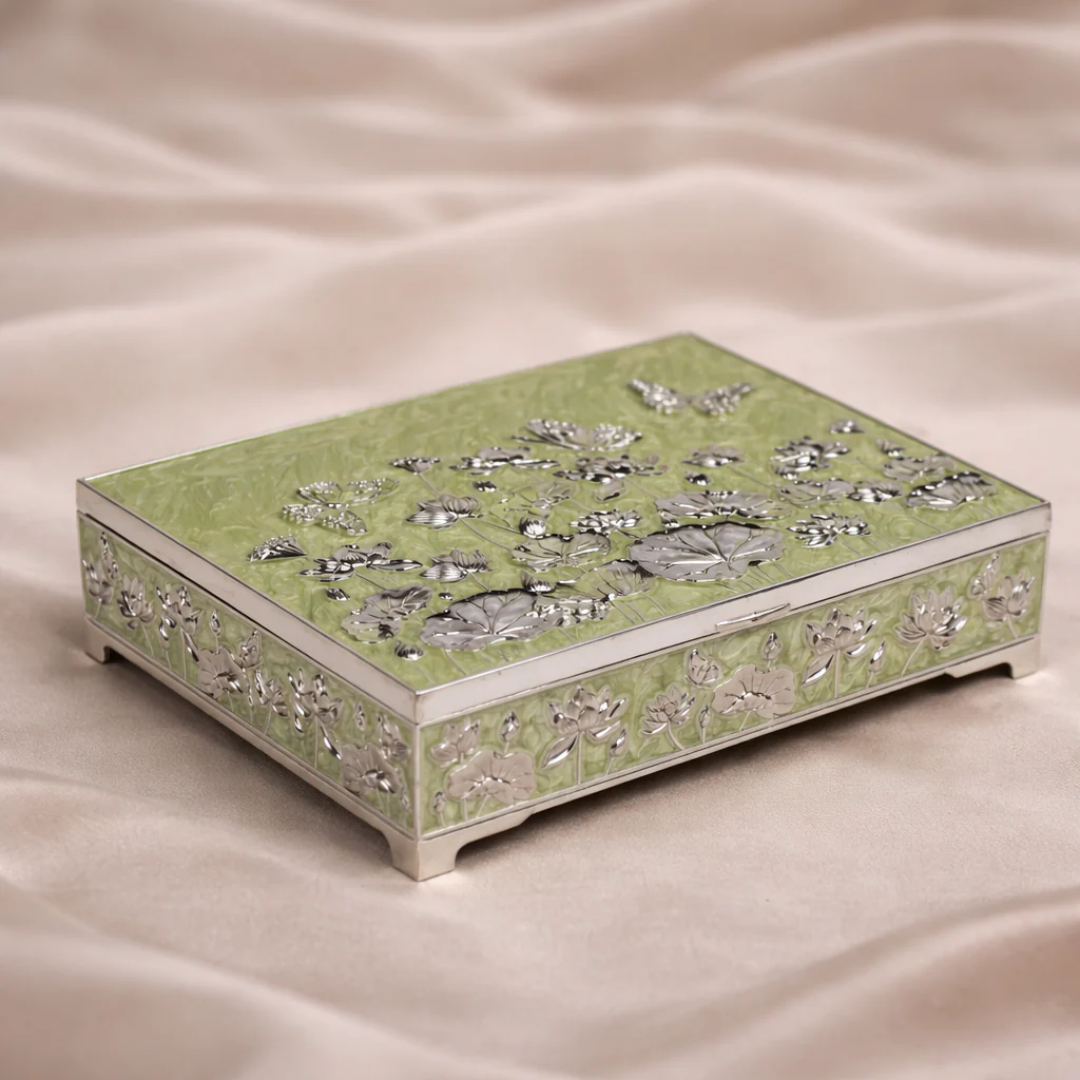 Luxury Silver Plated Dry Fruit Box with Lid | Lotus Floral Decorative Dry Fruit Storage Box | Premium Mithai, Chocolate & Gift Box | Wedding, Diwali & Housewarming Gift